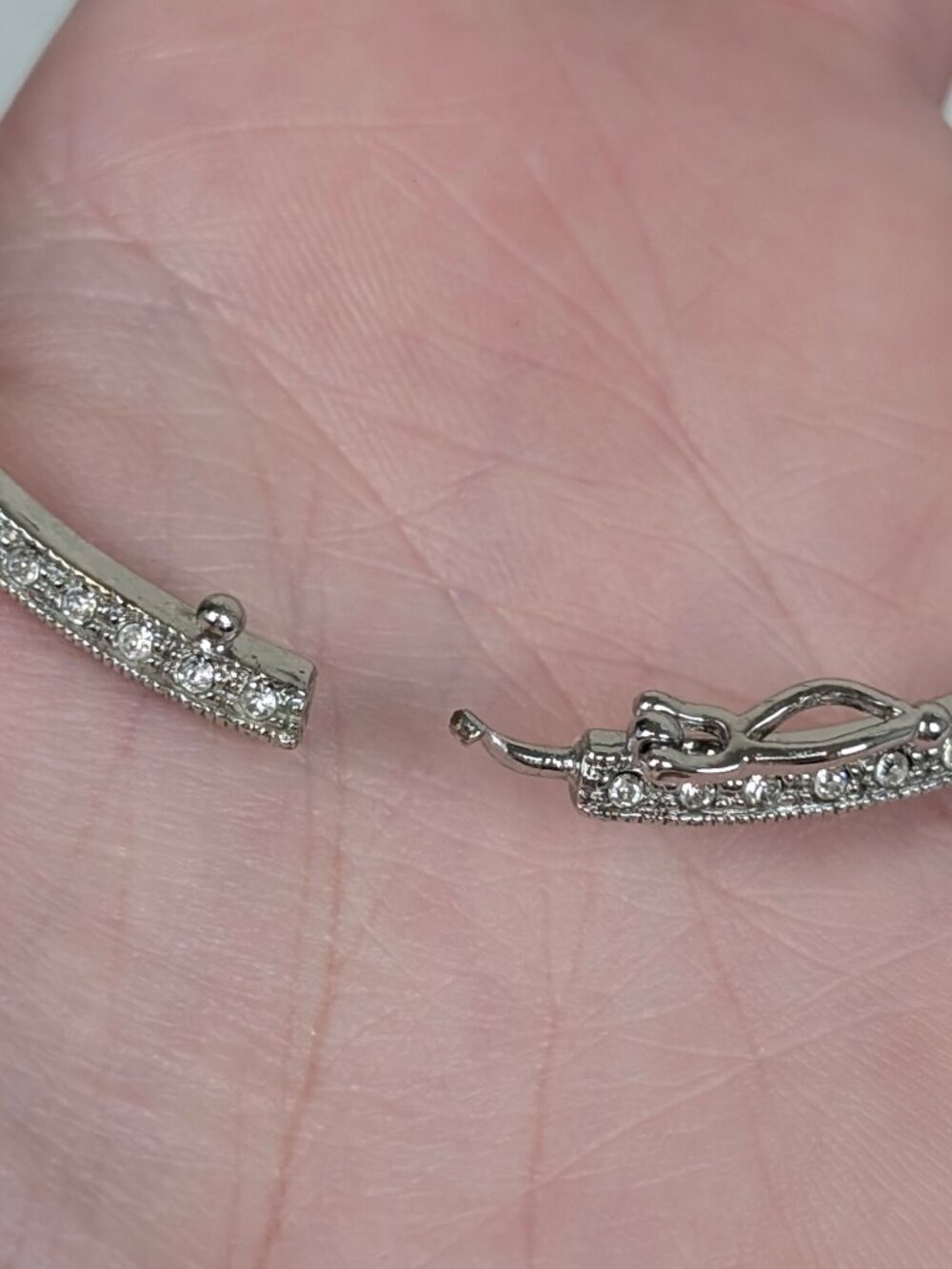 Locking White Rhinestone Hinge Bracelet - Picture 4 of 7